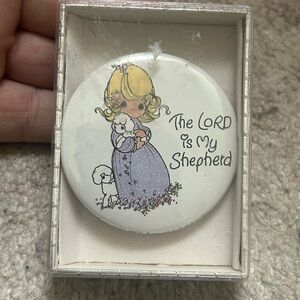 VTG Sam Butler Precious Moments 1990 Cute Button with Inspirational Message